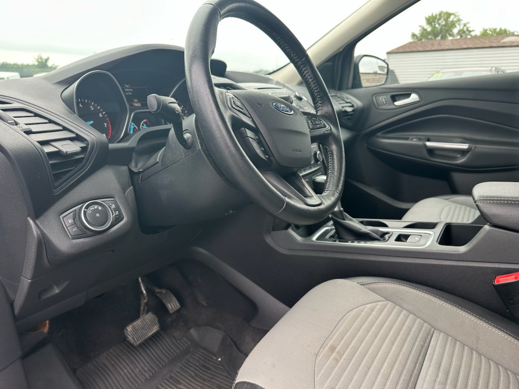 Used 2018 Blue Lightning Ford SE image 10