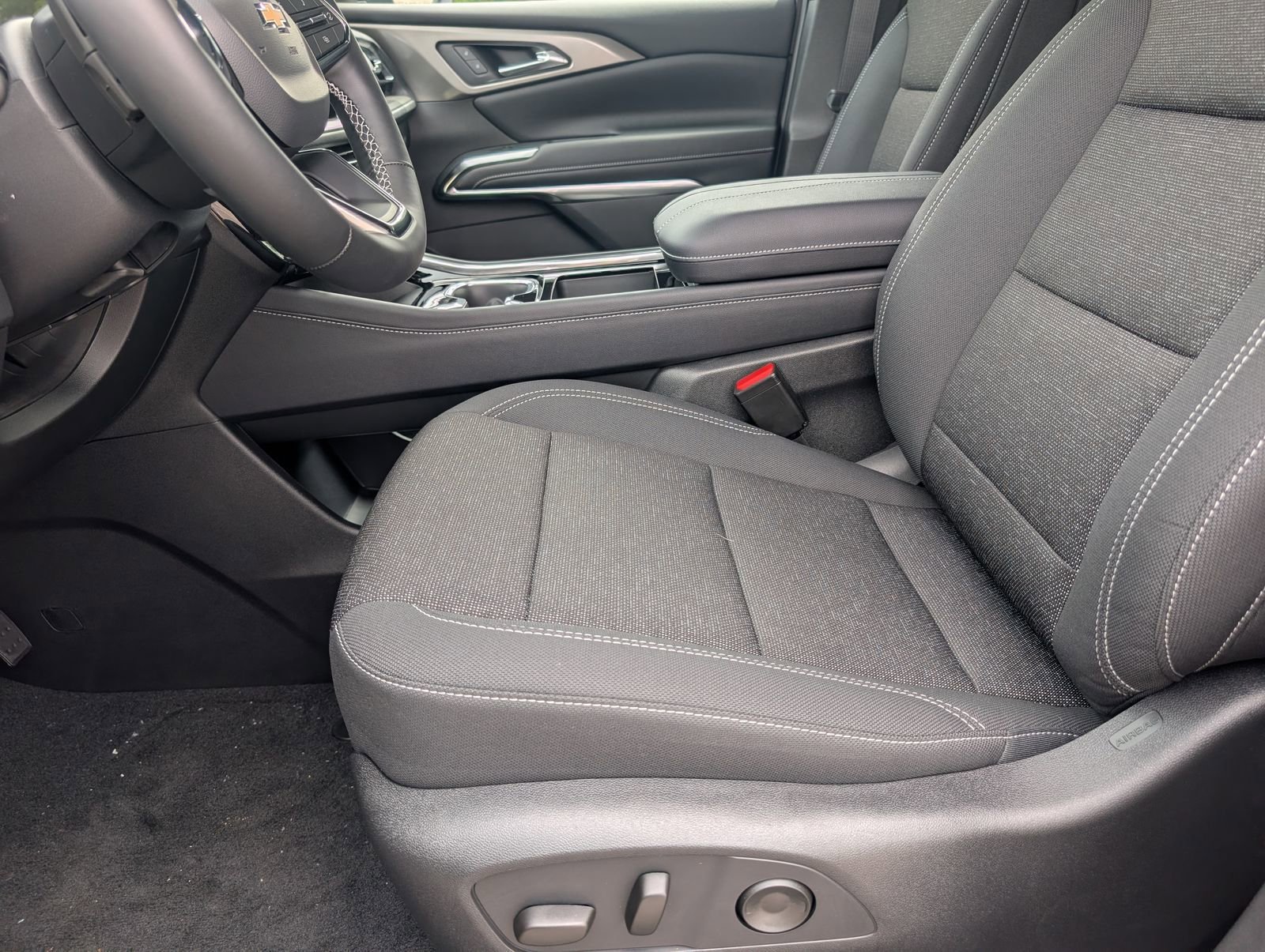2026 Chevrolet Traverse LT - Photo 6