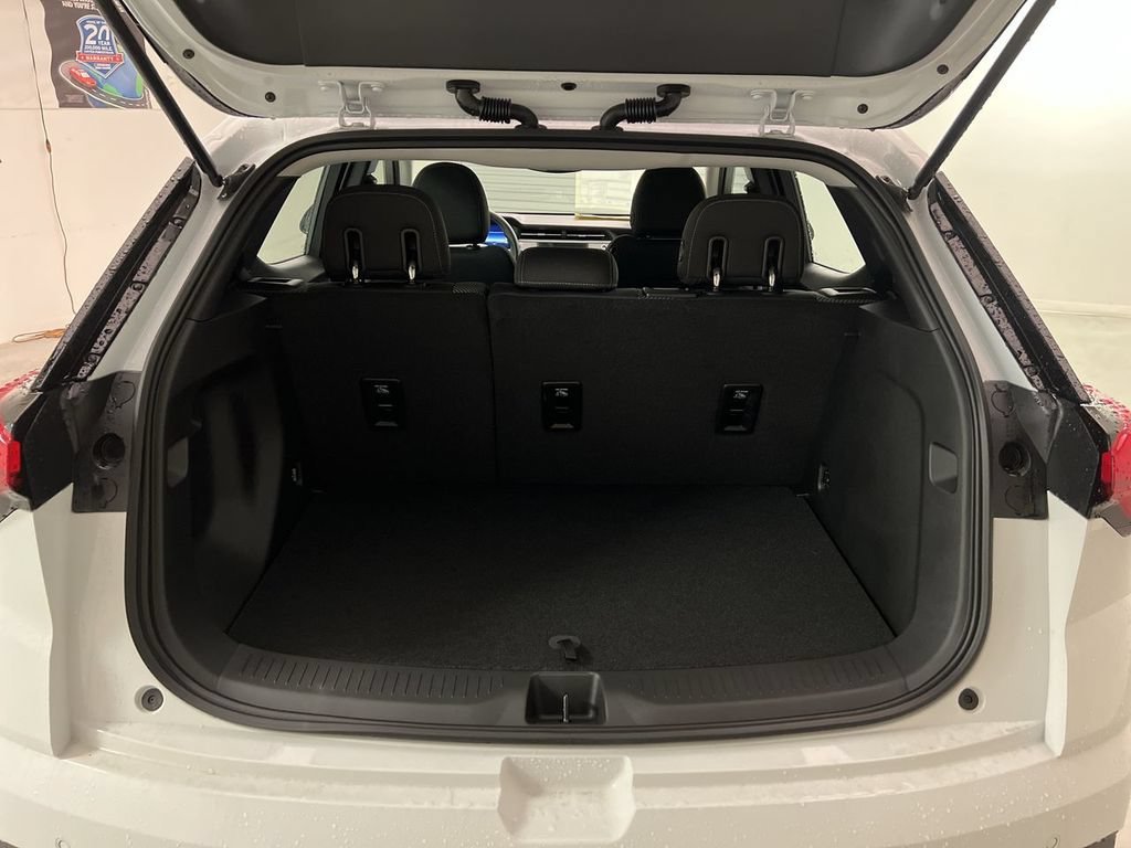 2027 Chevrolet Bolt LT - Photo 23
