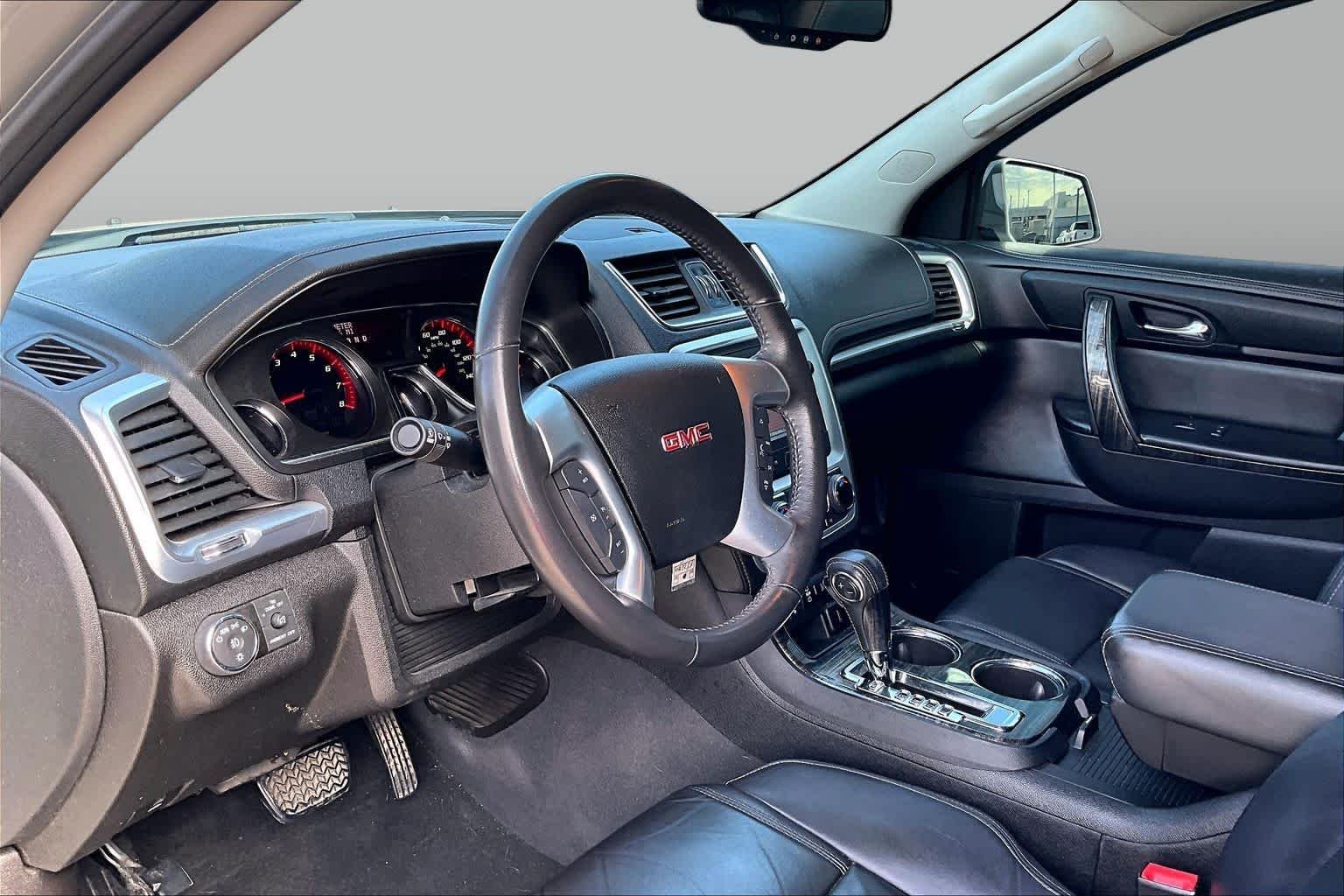 Used 2015 Quicksilver Metallic GMC SLT image 16