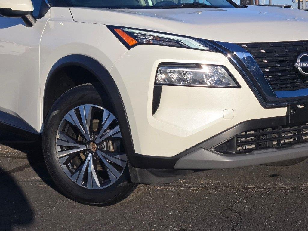 Used 2023 White Nissan SV Intelligent AWD image 3