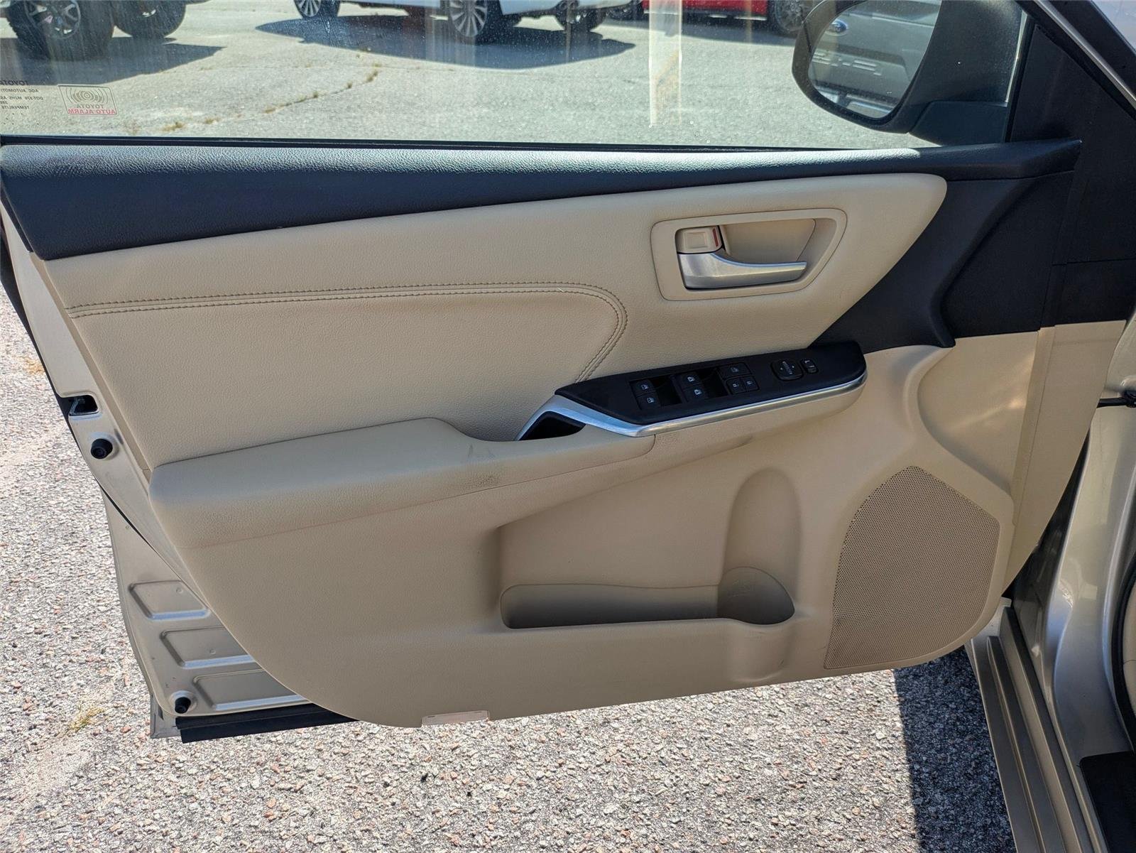 Used 2017 Creme Brulee Mica Toyota XLE image 12