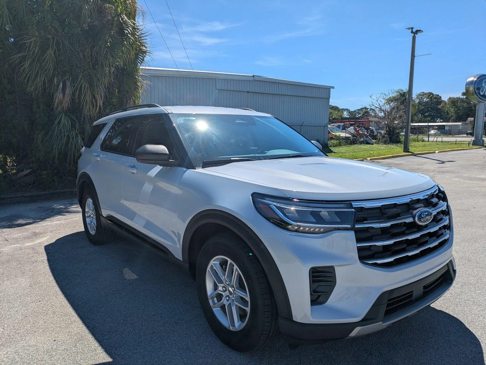 New 2026 Space White Metallic Ford Active image 3