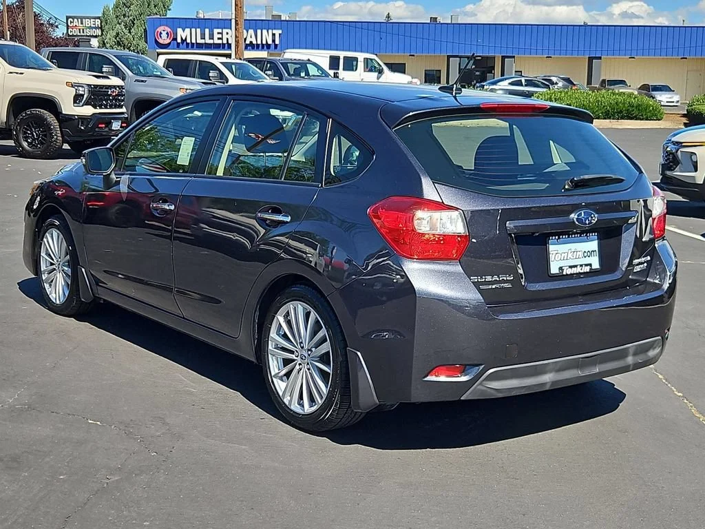 Used 2015  Subaru 2.0i Limited image 4