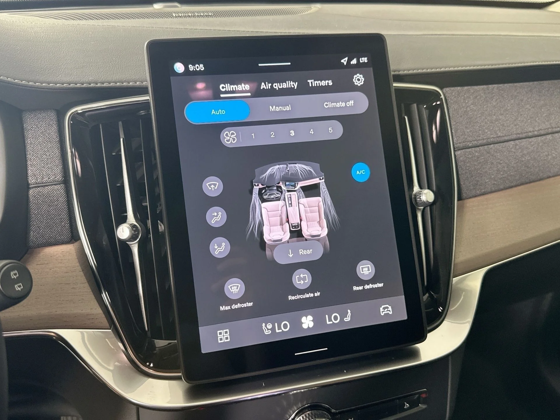 2026 Volvo XC90 Plus - Photo 15
