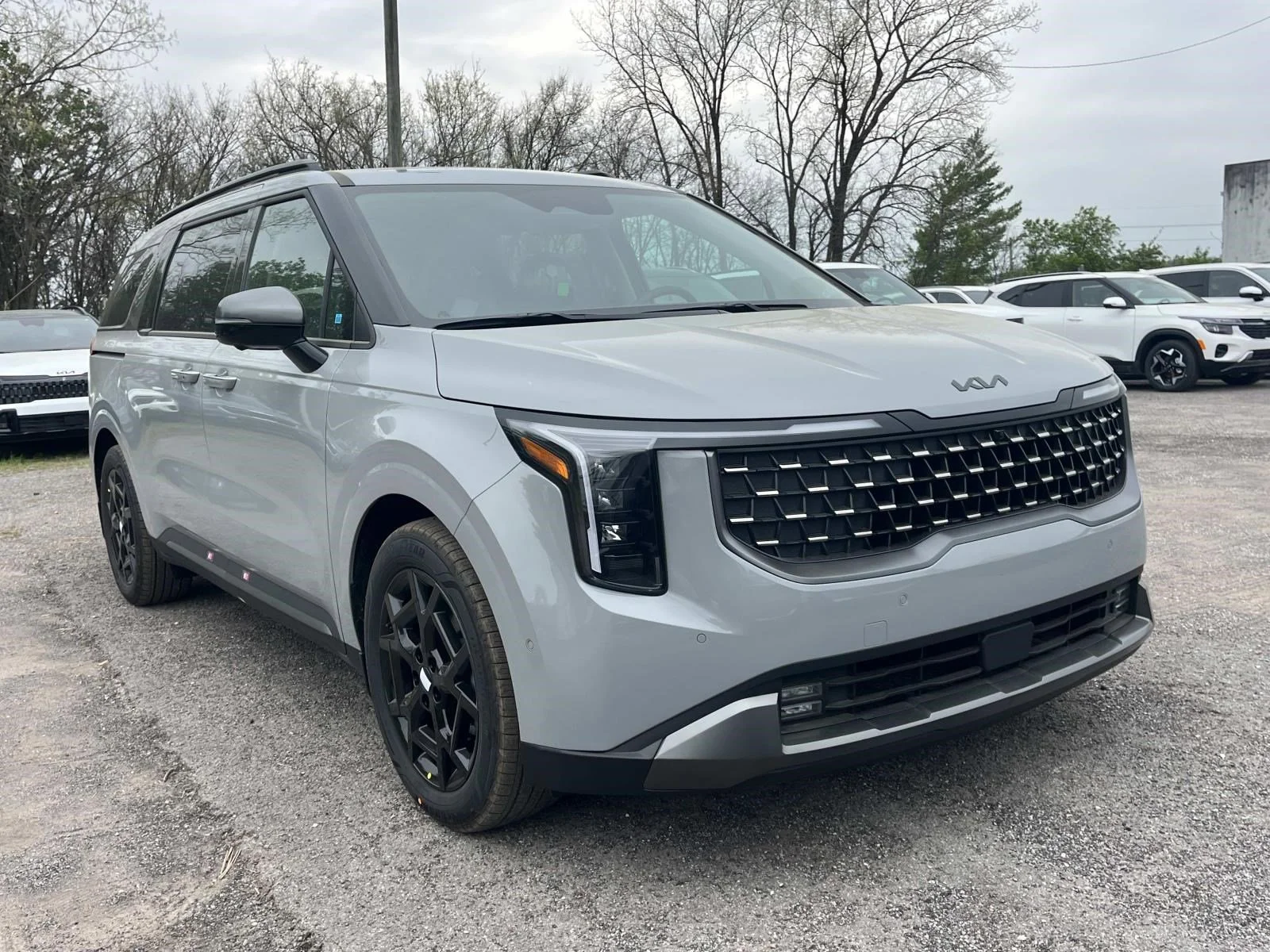 2026 Kia Sedona SX's photo