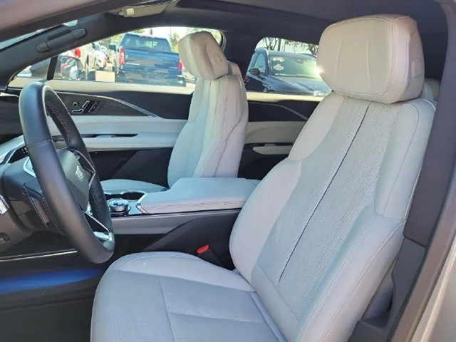 2024 Cadillac LYRIQ Luxury 1 - Photo 24