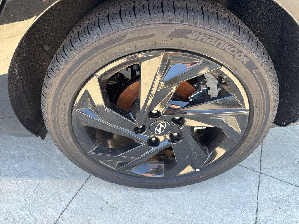 New 2026 Black Hyundai SEL Sport image 10