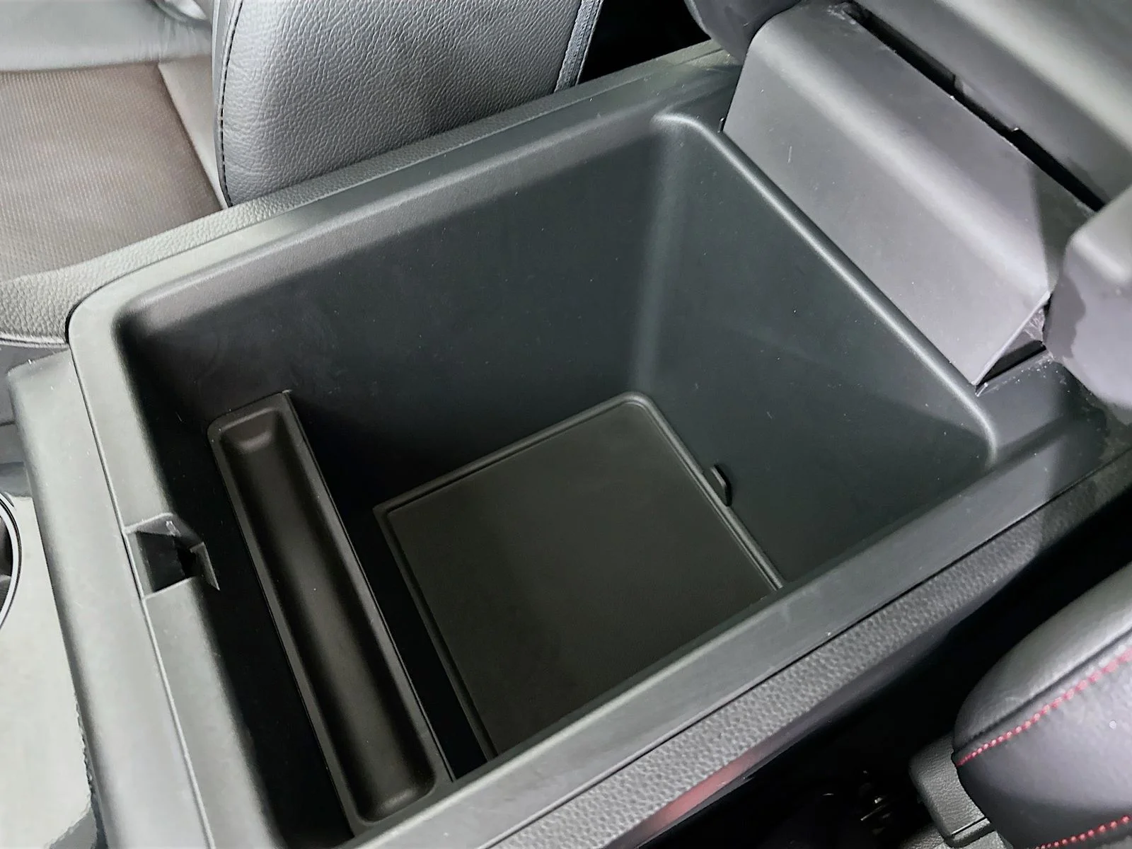 Used 2024 White Honda  image 28