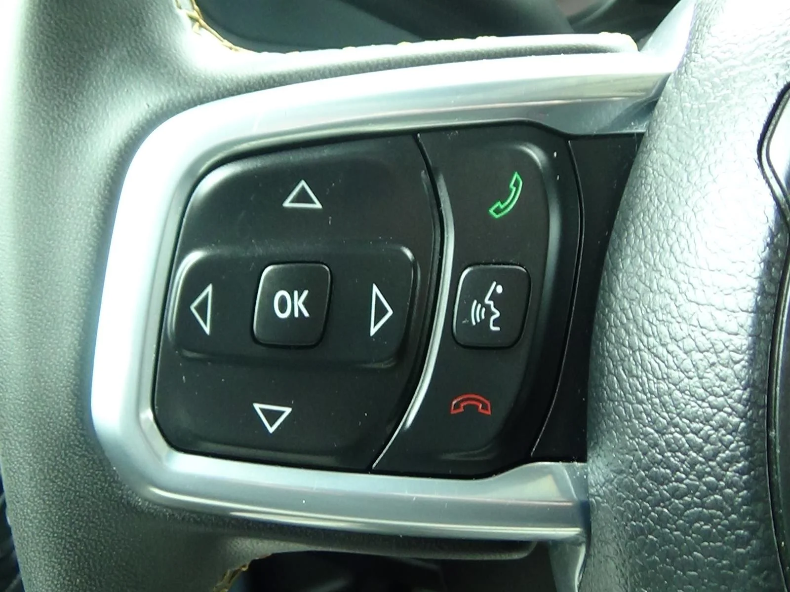 Certified Used 2024 Anvil Clear Coat (pds) Jeep Sahara image 21