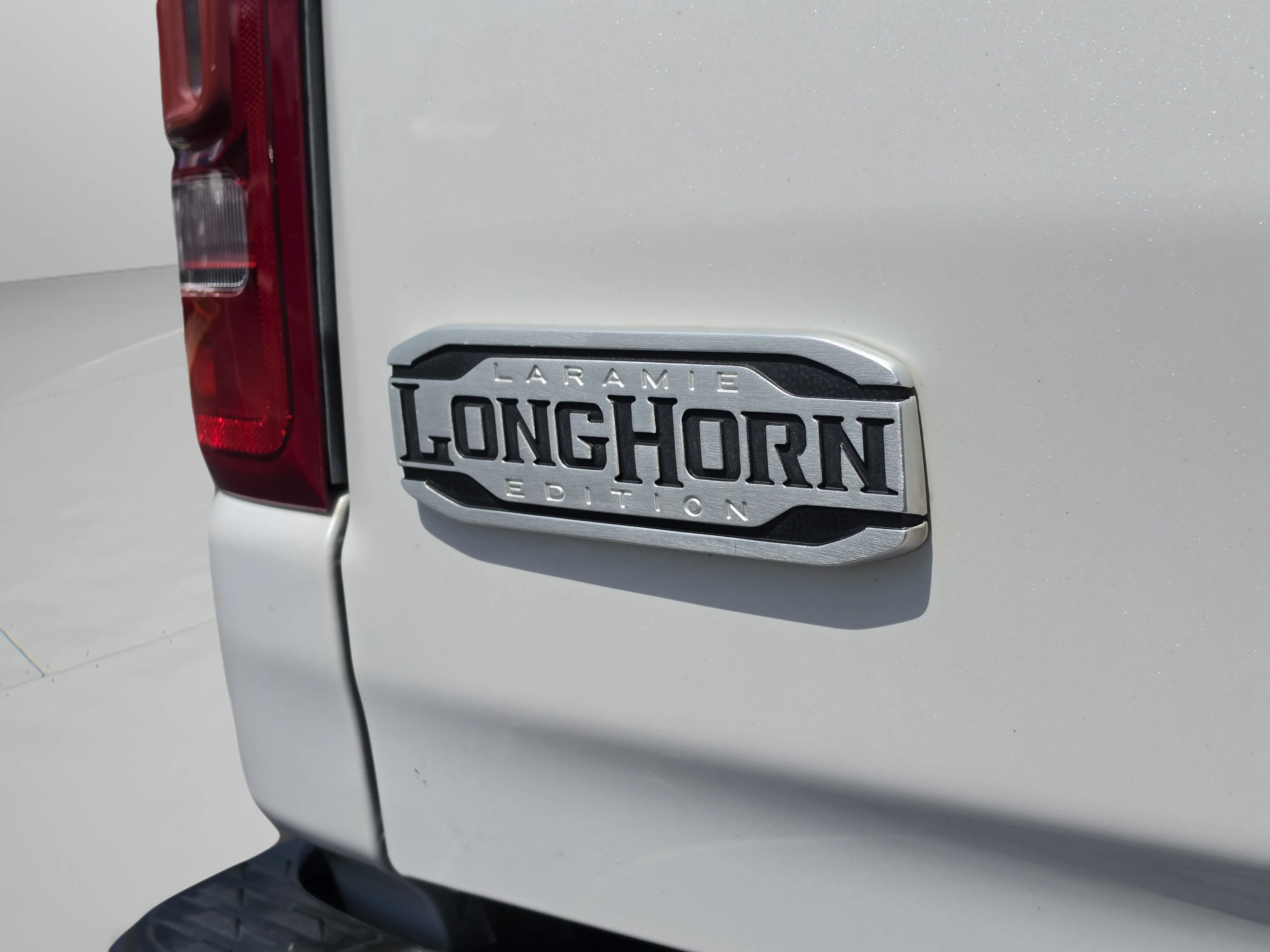Used 2020 Ivory White Tri-Coat Pearlcoat Ram Longhorn image 16