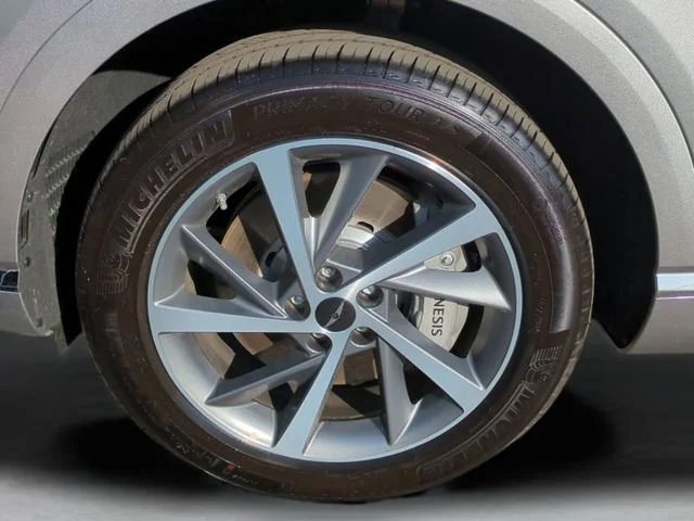 Used 2025 Silver Genesis 3.5T Advanced image 10