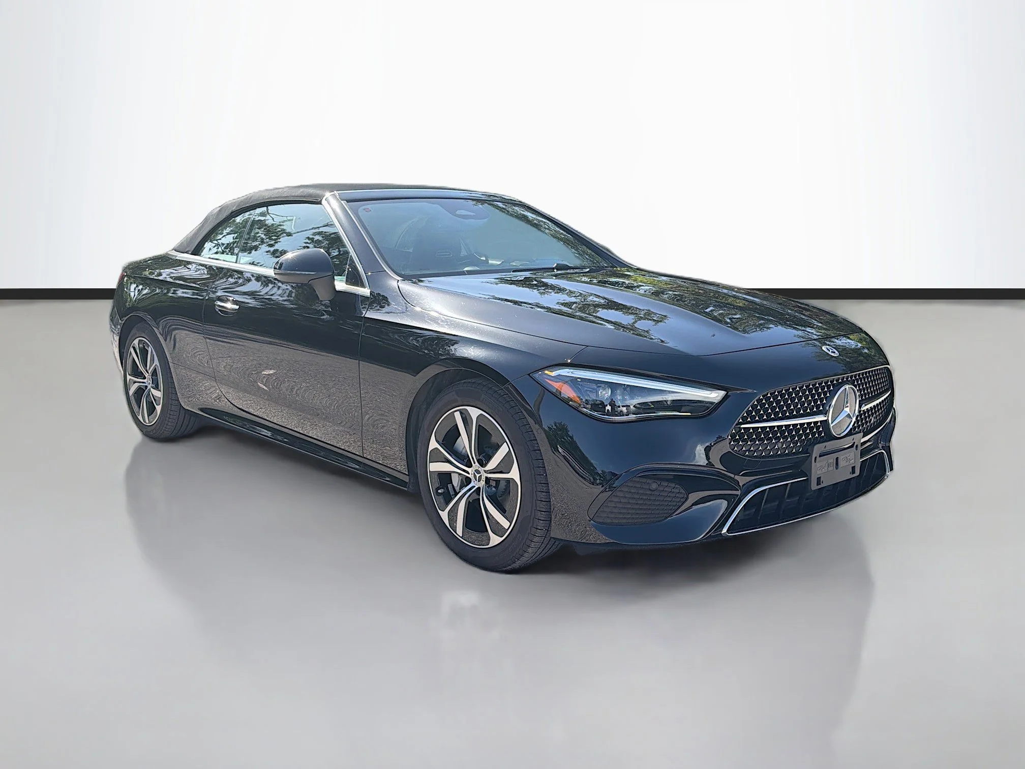 Used 2025 Obsidian Black Metallic Mercedes-Benz CLE 300 image 7