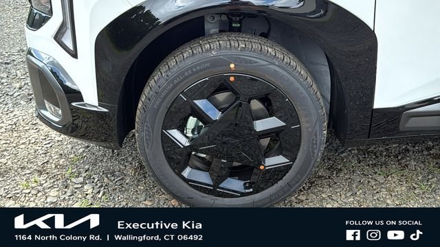 New 2027 Snow White Pearl / Black Roof Kia X-Line S image 8