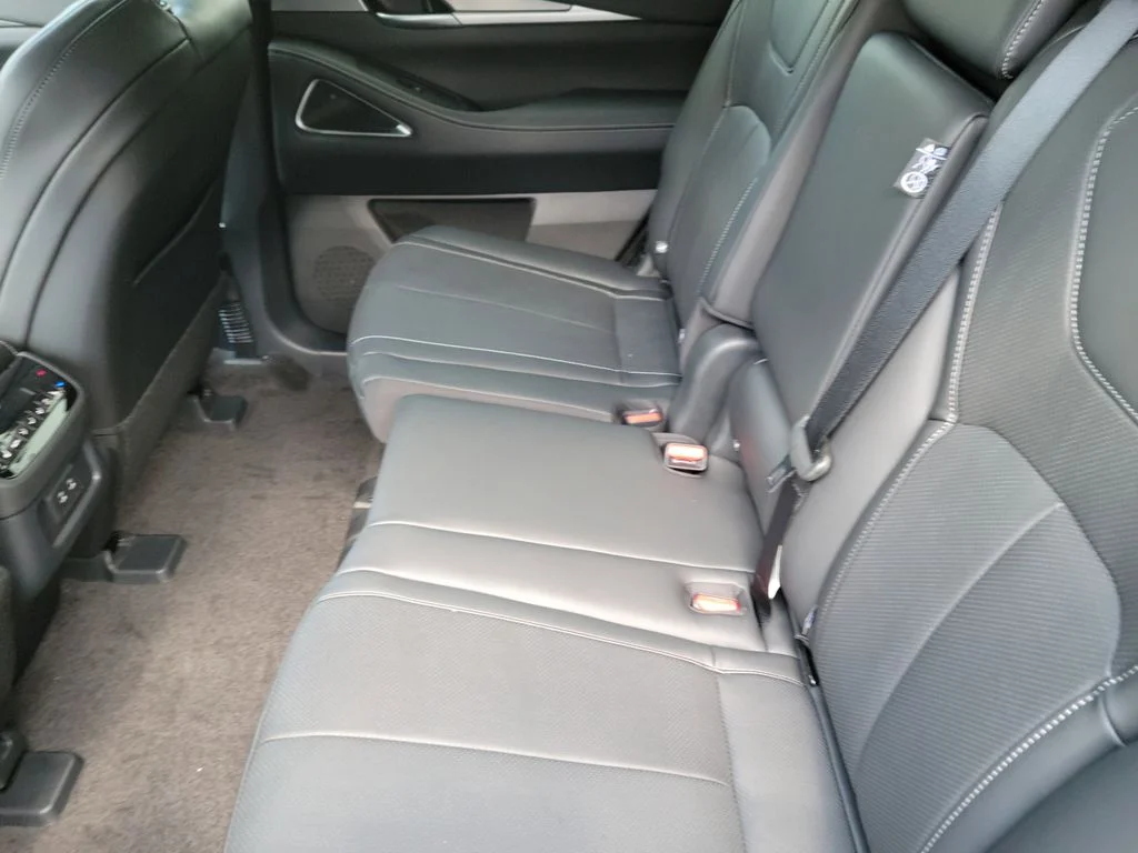 New 2027 White INFINITI LUXE image 12