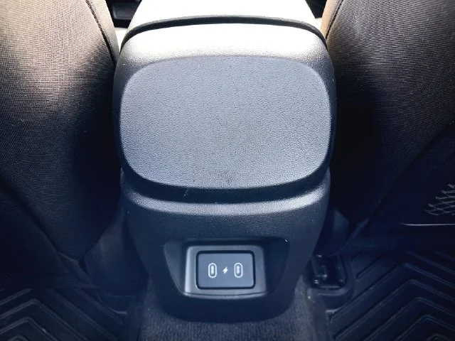 Used 2025  Hyundai SEL Convenience image 26