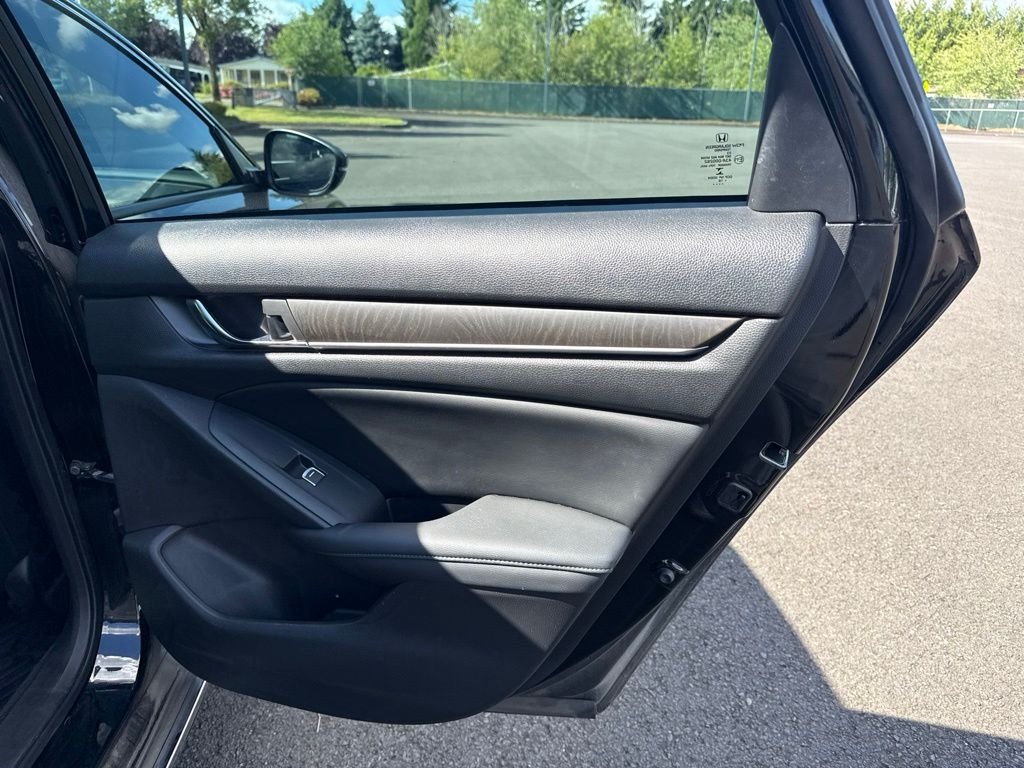 Used 2018 Crystal Black Pearl Honda EX-L 2.0T image 23
