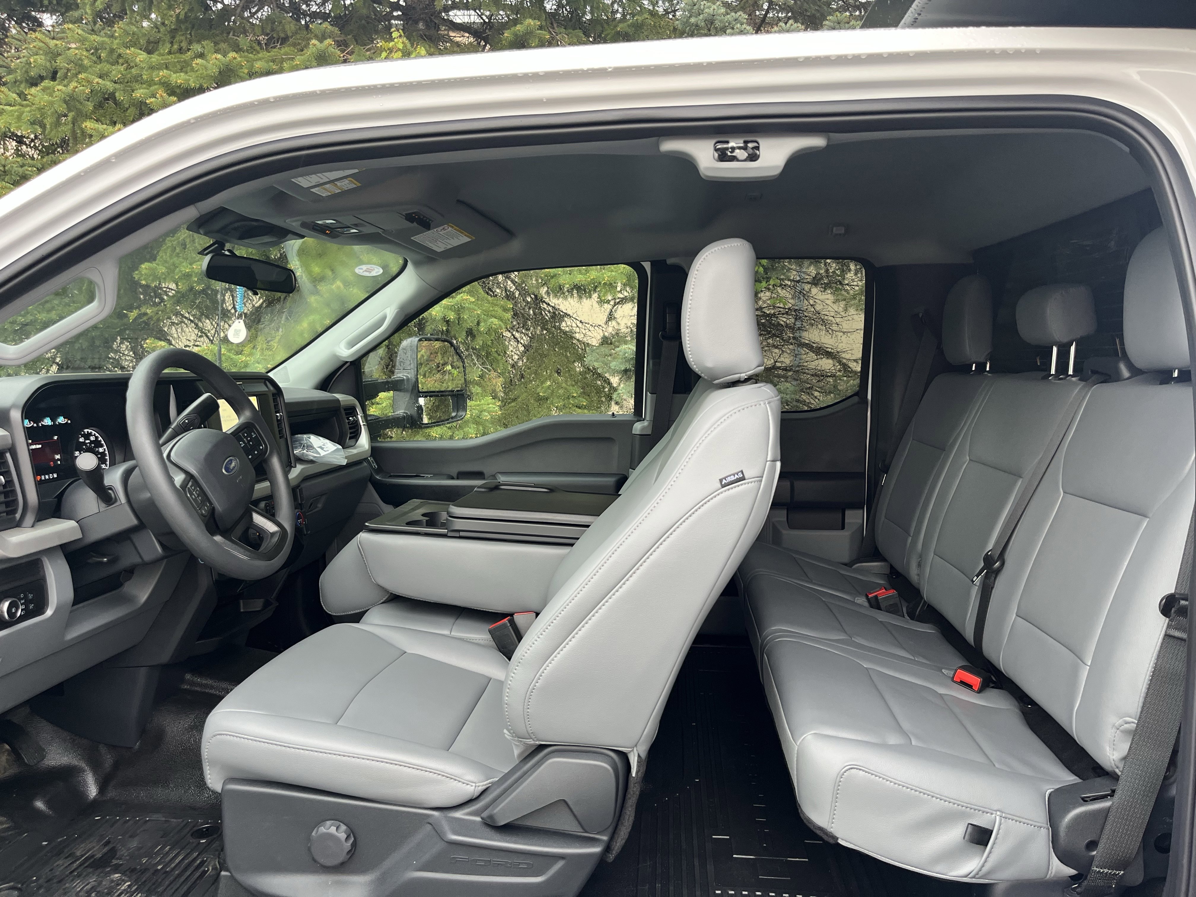 New 2025 Oxford White Ford XL image 15