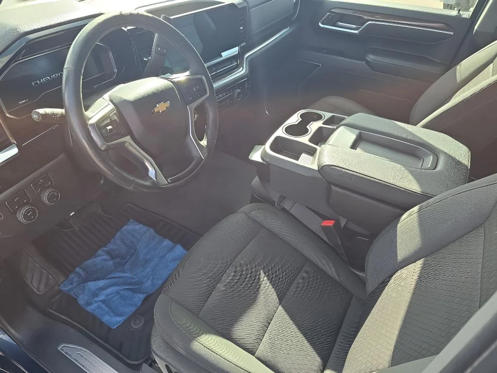 Used 2022 Northsky Blue Metallic Chevrolet LT image 9