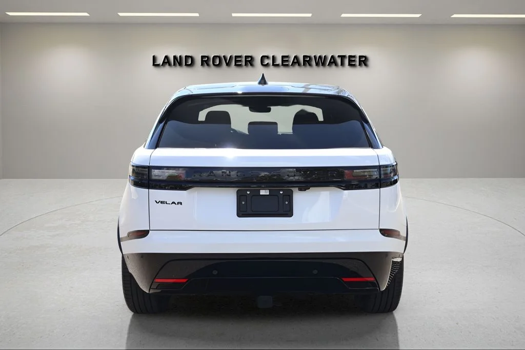 New 2026 Fuji White Land Rover Dynamic SE image 4