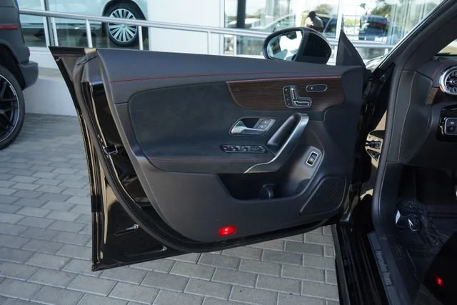 Used 2026  Mercedes-Benz CLA 250 image 14