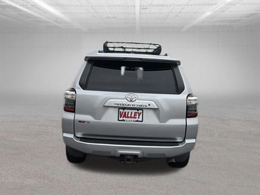 Certified Used 2018 Classic Silver Metallic Toyota SR5 image 12