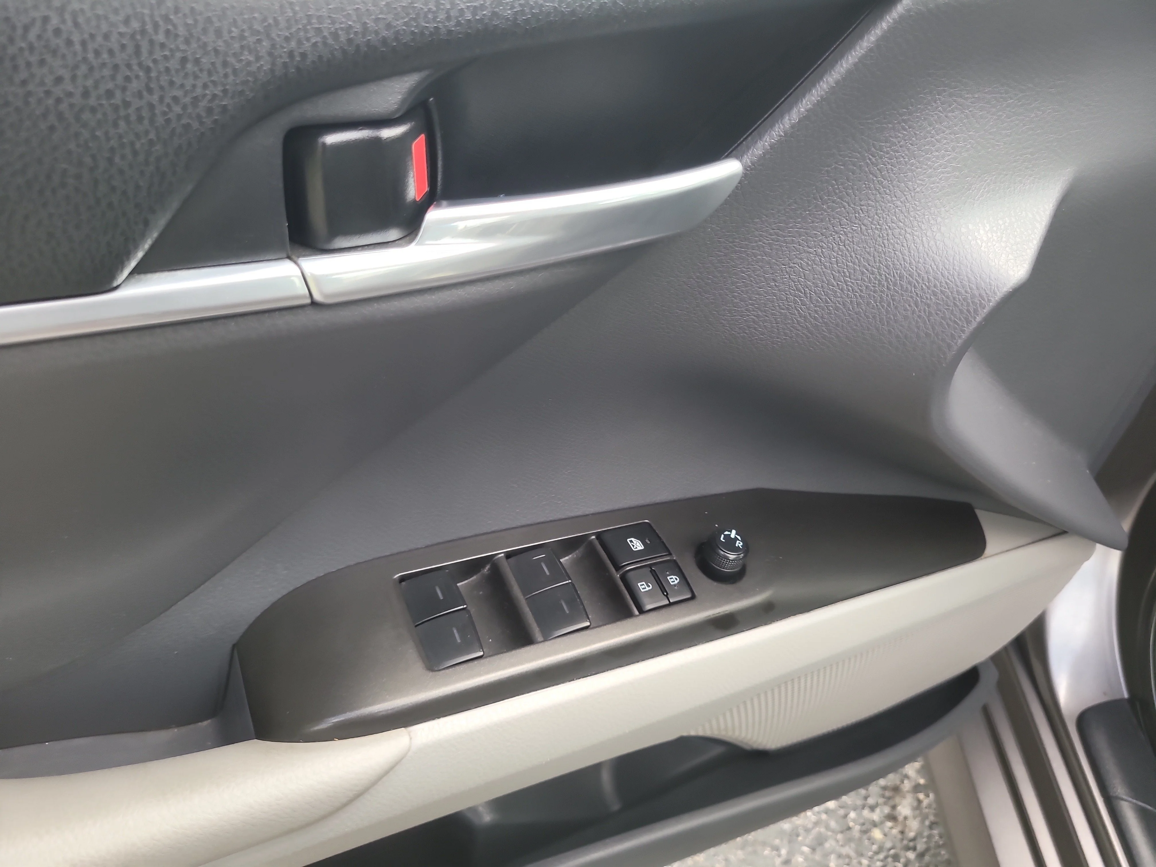 Used 2024 Predawn Gray Mica Toyota LE image 15