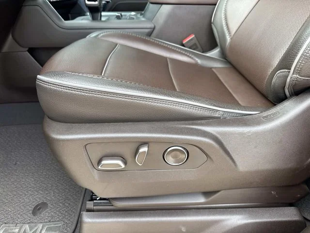 Used 2024 White GMC Denali image 38