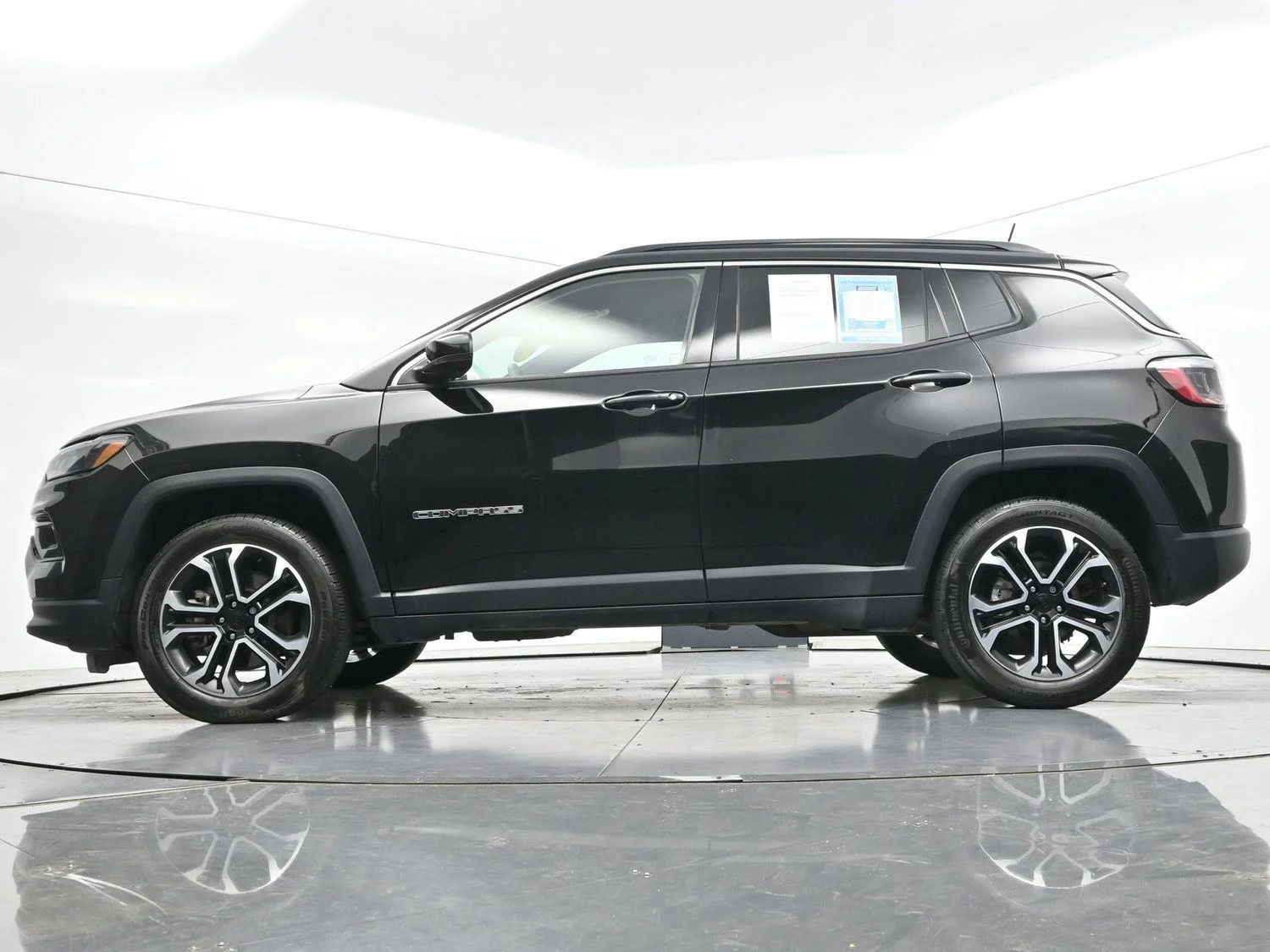 Used 2023 Diamond Black Crystal Pearlcoat Jeep Limited image 45