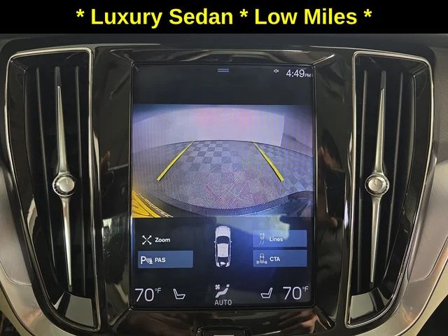 Used 2019 Black / Stone Volvo T5 Momentum image 18