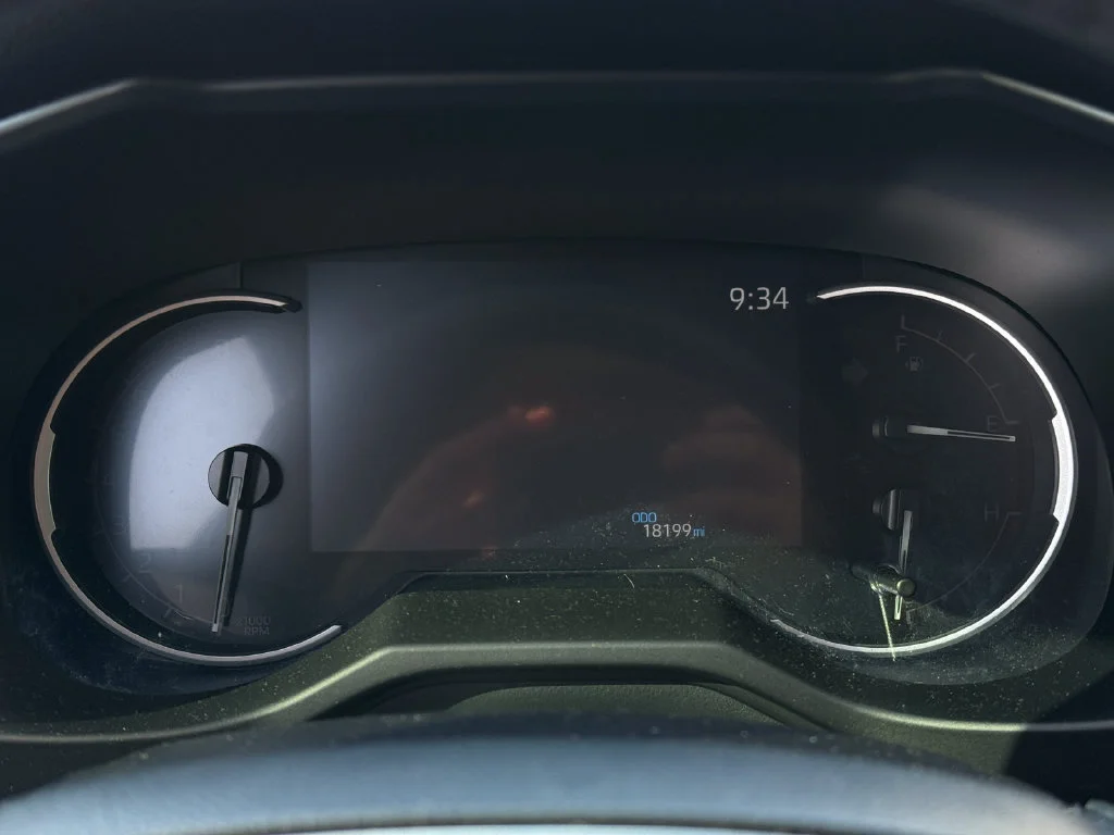 Used 2024  Toyota XLE Premium image 11