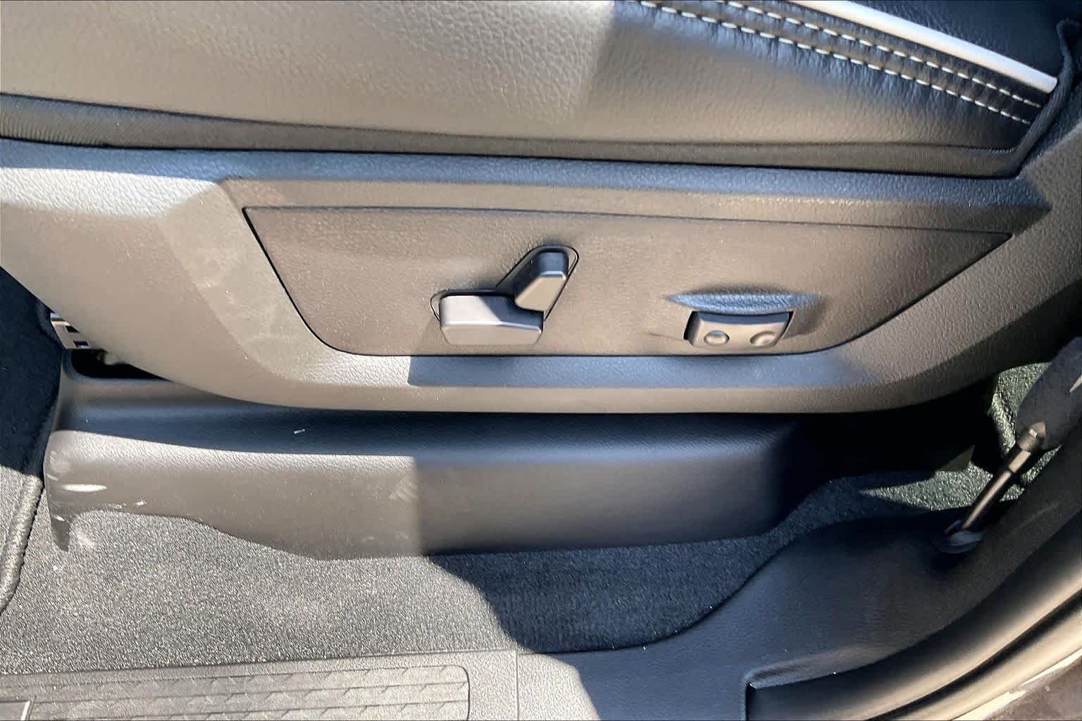 New 2027 Granite Crystal Metallic Clear-Coat Exterior Paint RAM Laramie image 17