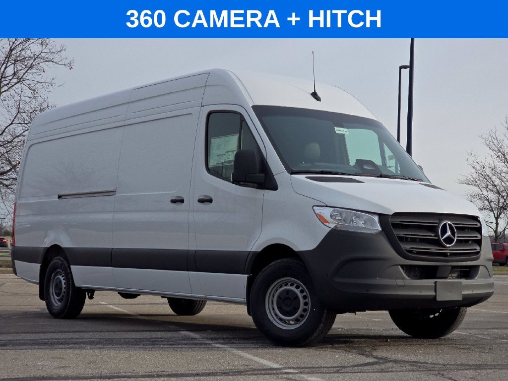 New 2026 Arctic White Mercedes-Benz Cargo 170 WB image 2