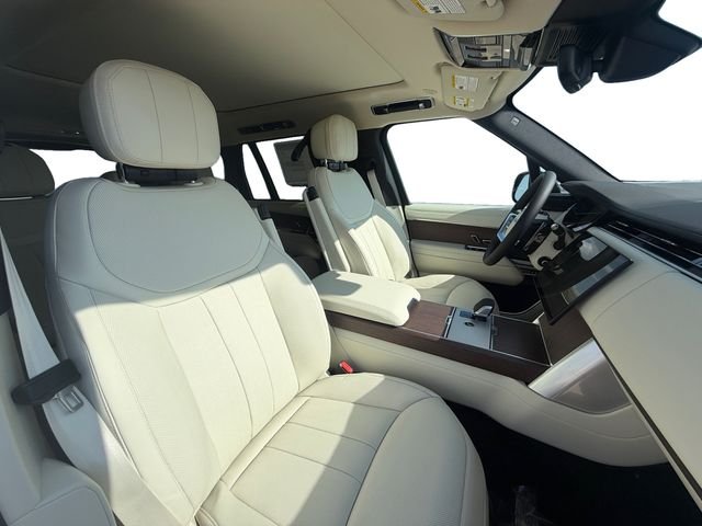 New 2026 Fuji White Land Rover SE image 16