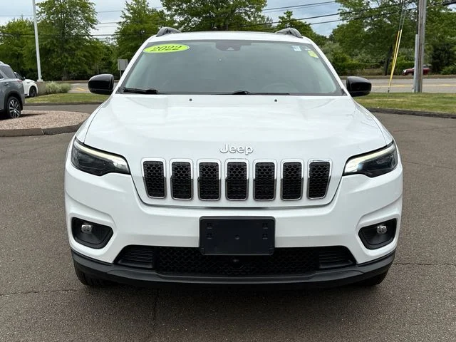 Certified Used 2022 White Jeep Latitude Lux image 6