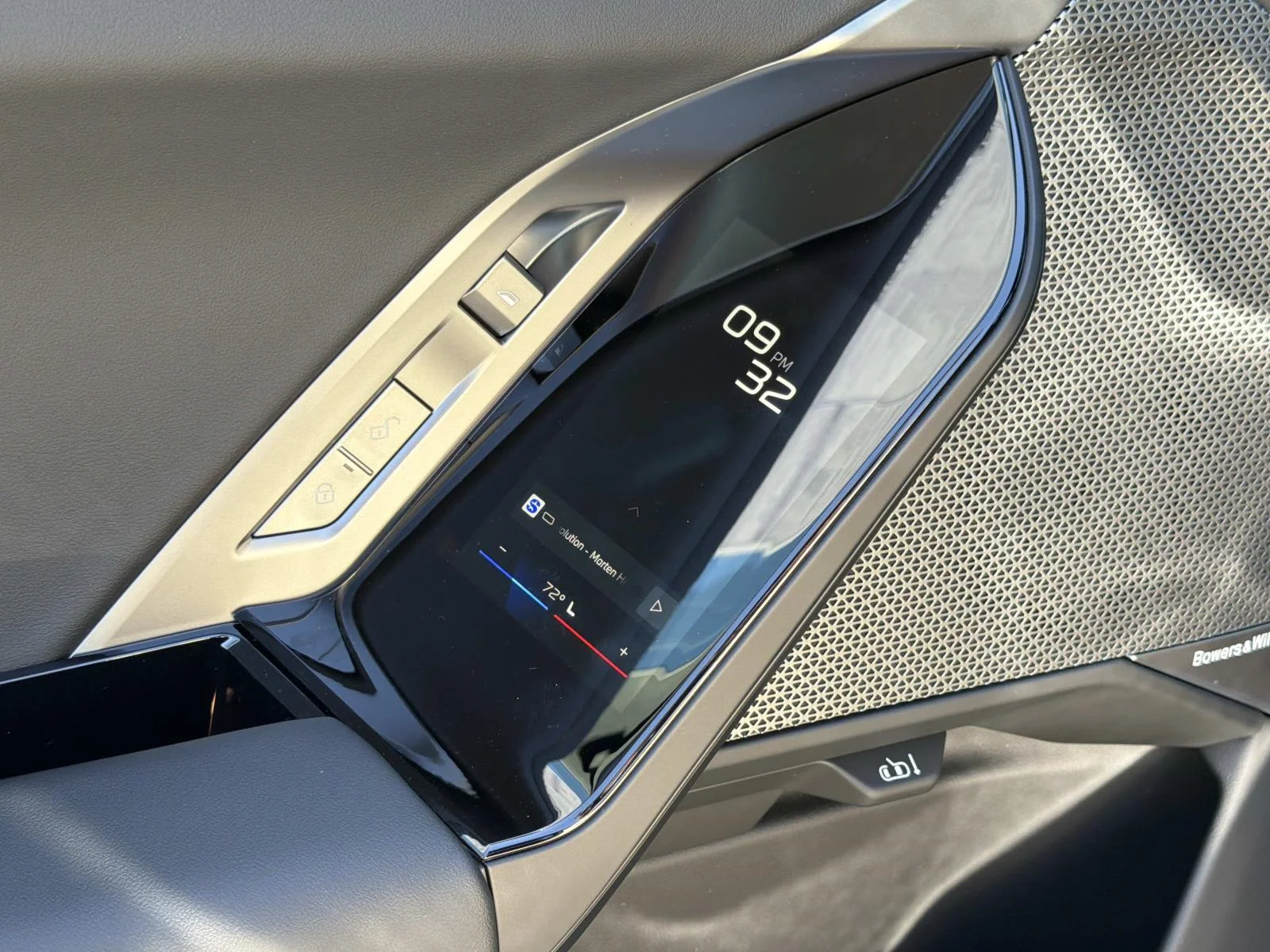 New 2027 Oxide Grey Metallic BMW 740i image 22