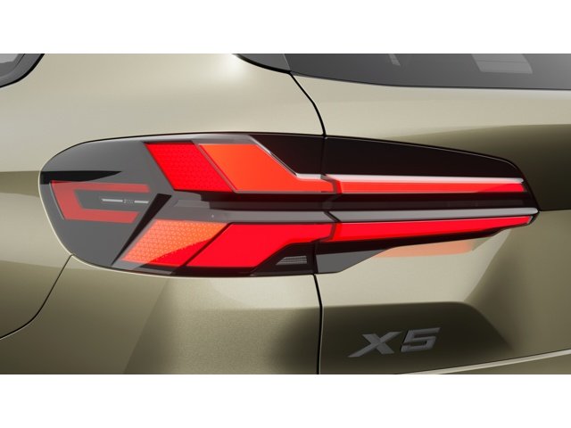 New 2026 Manhattan Green Metallic BMW sDrive40i image 8