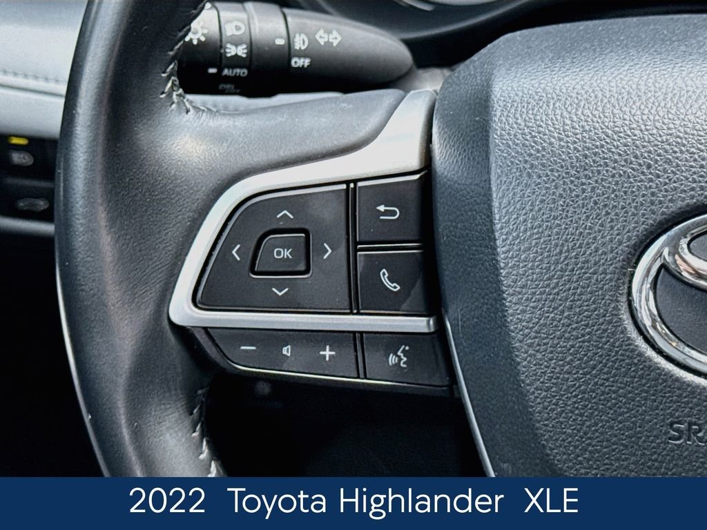 Used 2022 Silver Toyota XLE image 27