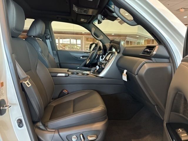 New 2026 Eminent White Pearl Lexus LX 700h LUXURY image 13