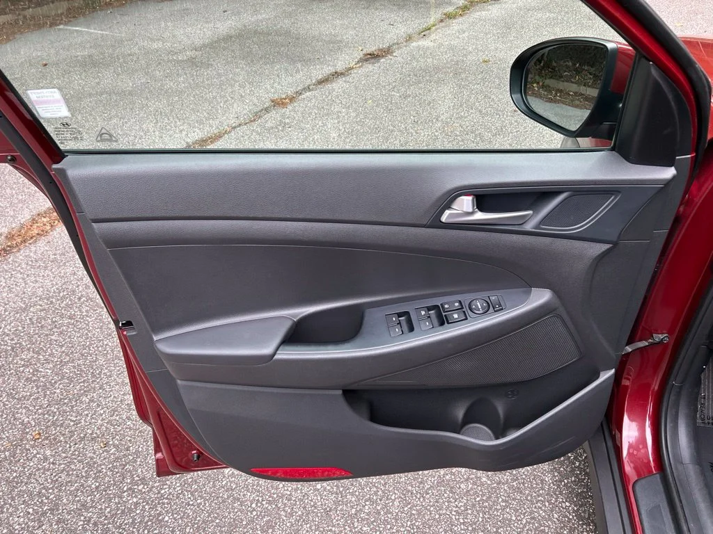 Used 2020 Red Hyundai Value image 15