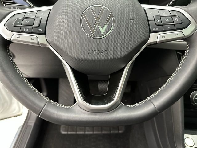 Used 2024 White Volkswagen 1.5T SE image 15