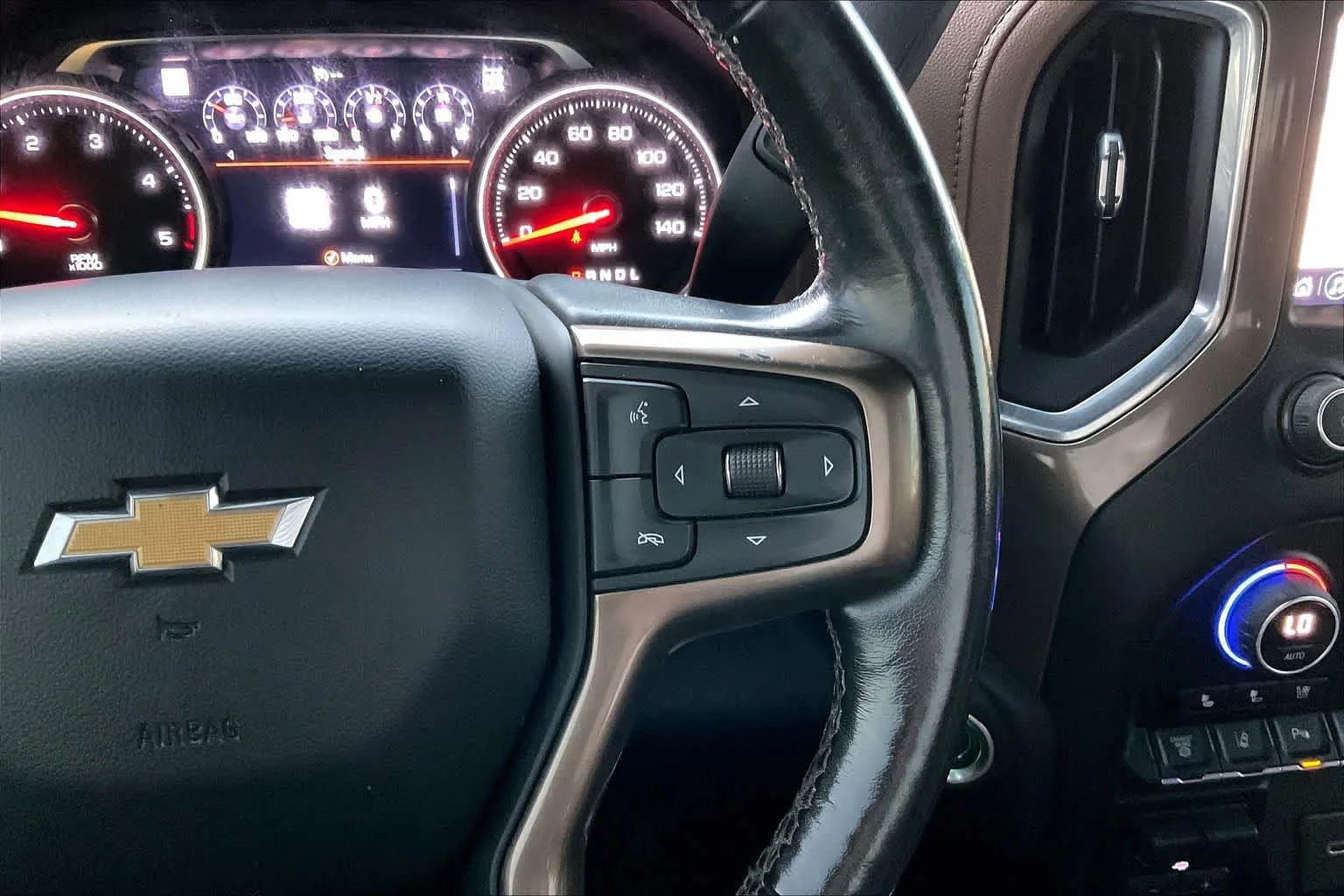 Used 2022 Iridescent Pearl Tricoat Chevrolet High Country image 22