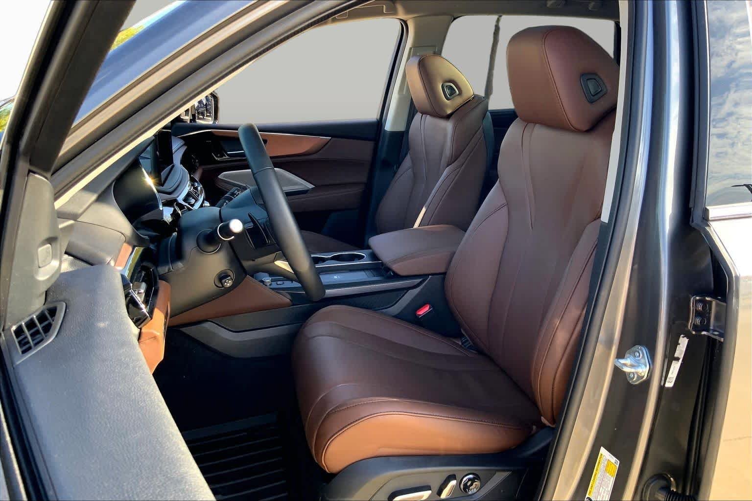 Used 2025 Liquid Carbon Metallic Acura w/Technology Package image 8