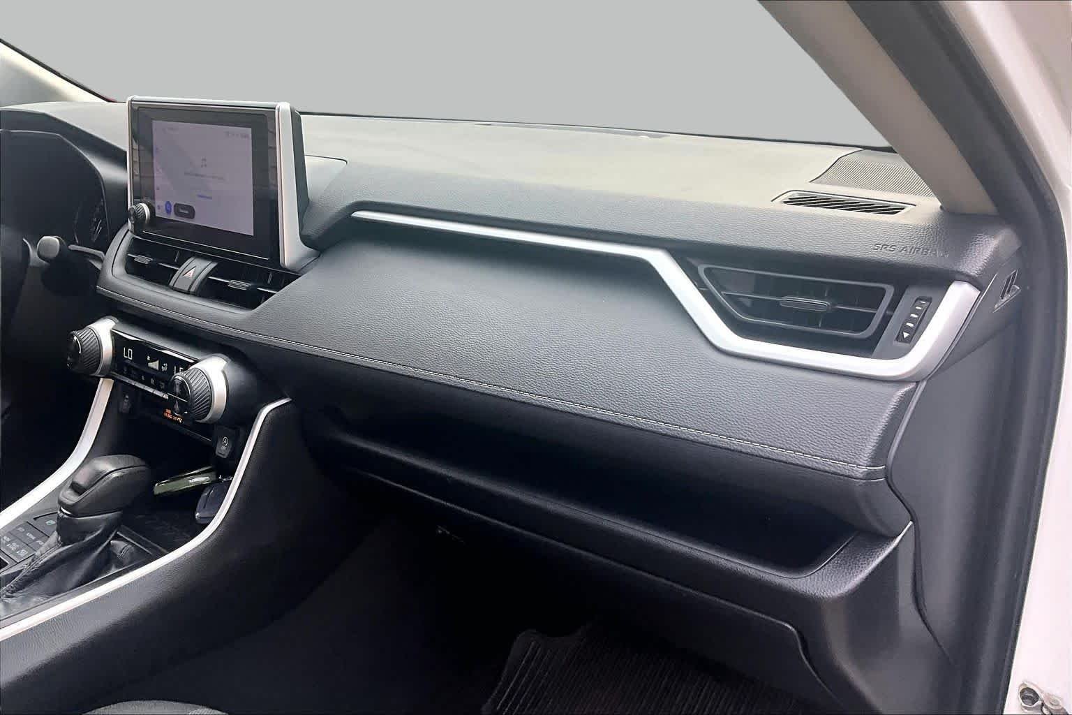 2023 Toyota RAV4 XLE - Photo 17