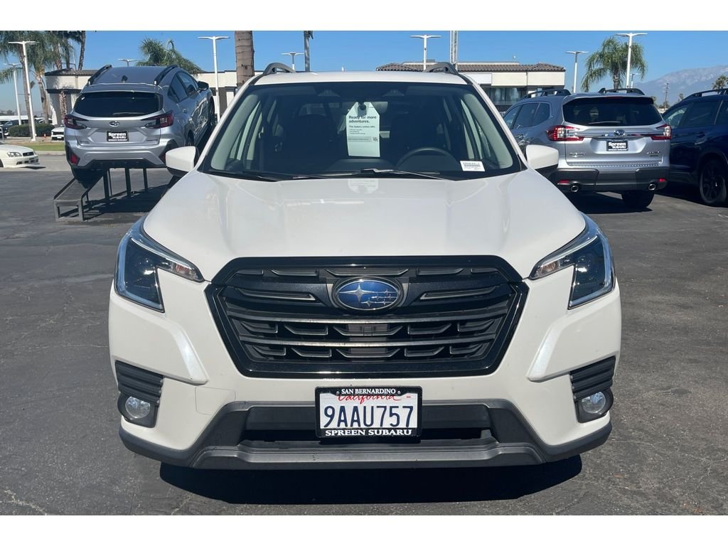 Used 2022 CRYSTAL WHITE PEARL Subaru Premium image 9
