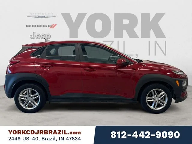 Used 2021 Red Hyundai SE image 6