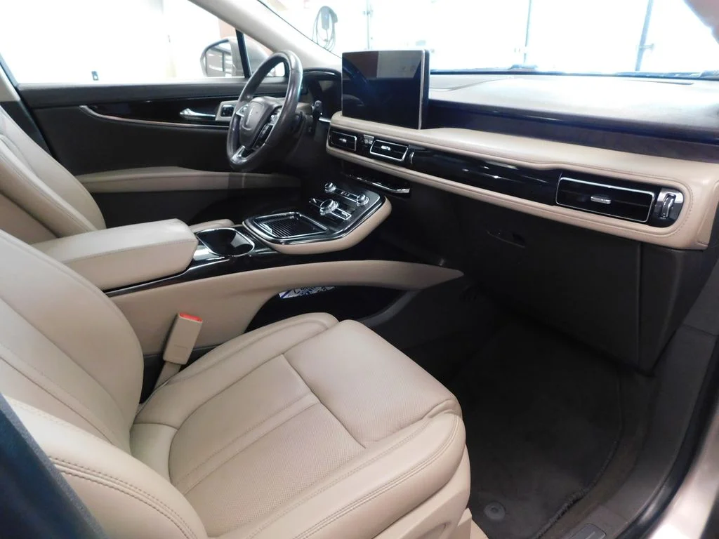 Used 2021 Mocha Lincoln Reserve image 64