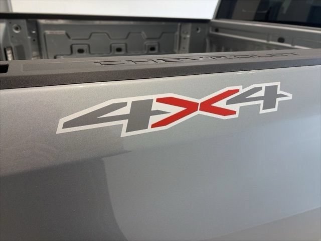 New 2026 Sterling Gray Metallic Chevrolet LT (2FL) image 20