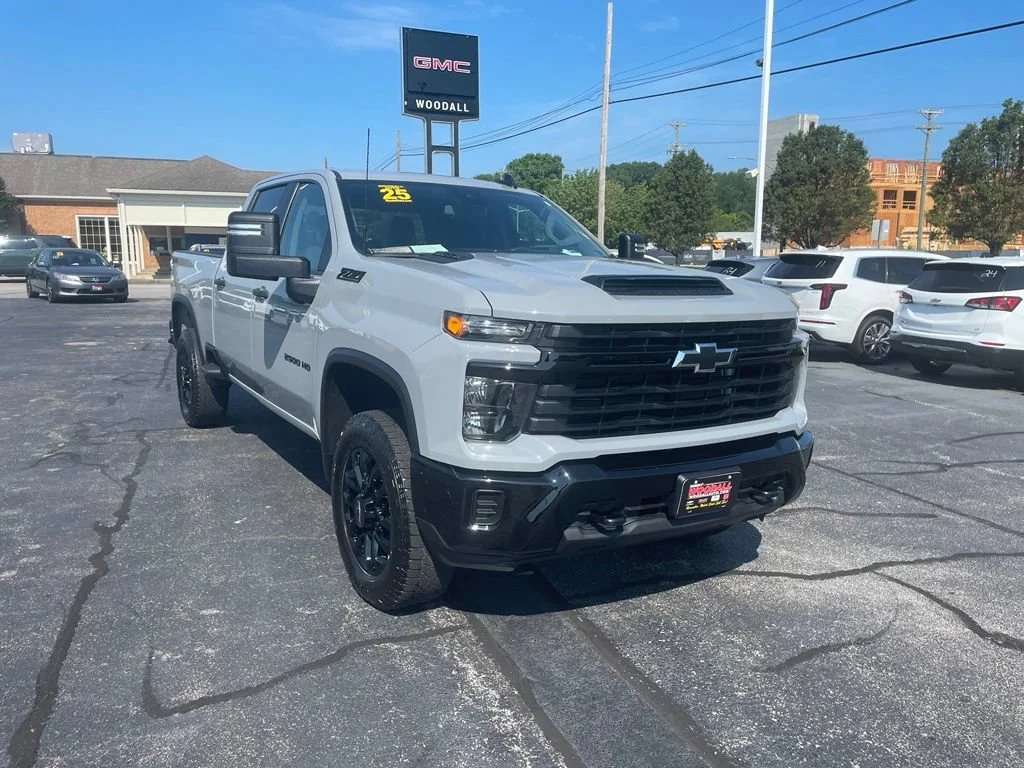Used 2025 Slate Gray Metallic Chevrolet Custom image 1