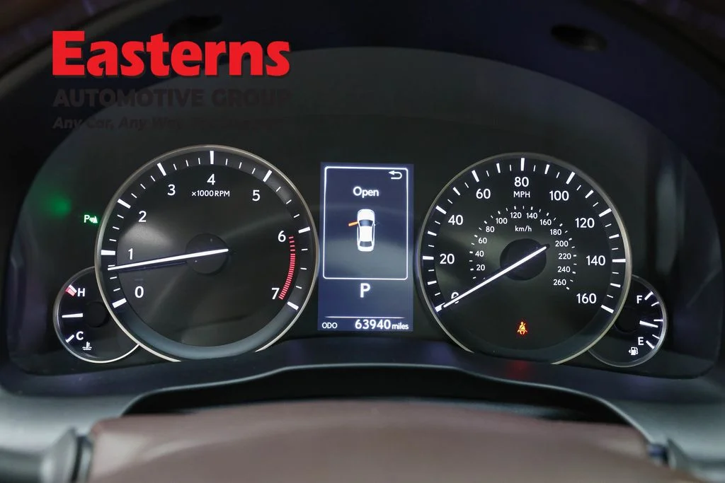 Used 2017 White Lexus 350 image 18
